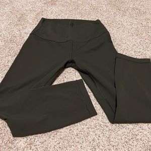 Wunder Train High-Rise Crop 23"